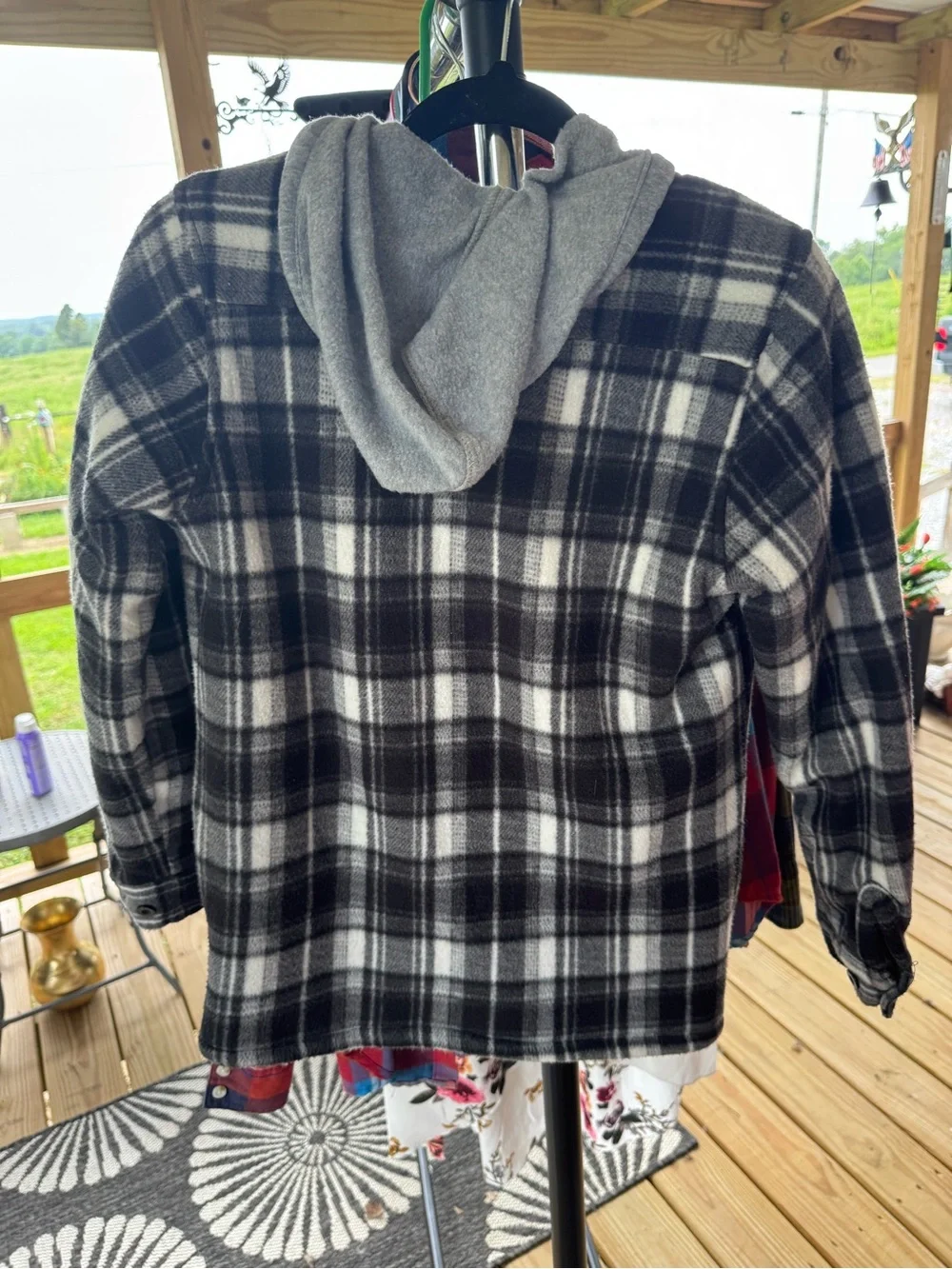Flint Workwear Youth Boys Black White Plaid Hooded Fleece Shacket Size S 8/10
